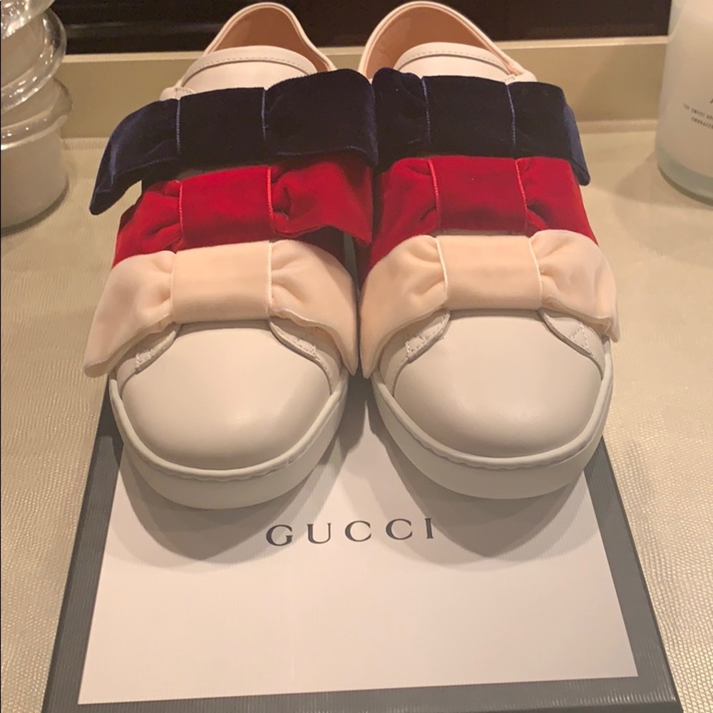 ONE DAY SALE!!! $350!!!BNWB GUCCI Bow Sneakers